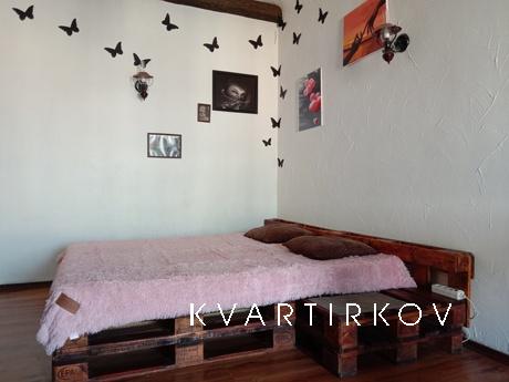 Beautiful apartment for two, Dnipro (Dnipropetrovsk) - apartment by the day