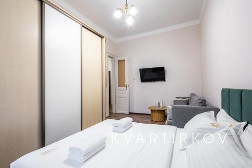 Apartments (Listopadovoy Chinu 12/2) were built in the histo