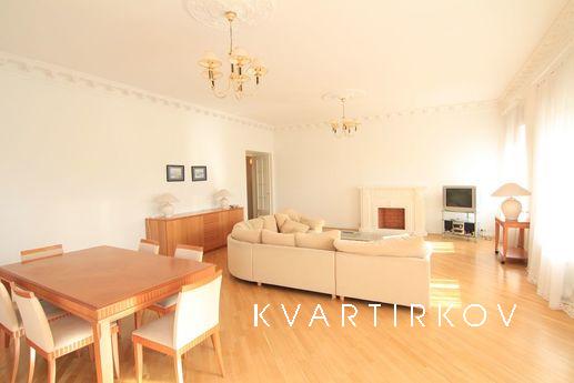 Exclusive species apartment, Saint Petersburg - apartment by the day