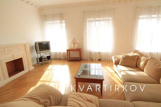 Exclusive species apartment, Saint Petersburg - apartment by the day