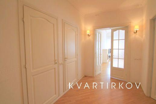 Exclusive species apartment, Saint Petersburg - apartment by the day