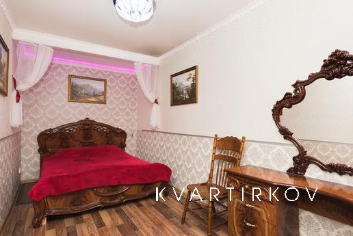 Рядом ТРЦ «Алатырь», Театр «Волхонка», Площадь 1905 года, Дв