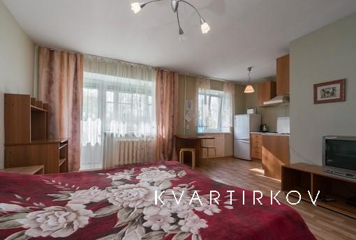 Рядом ТЮЗ, станция метро 