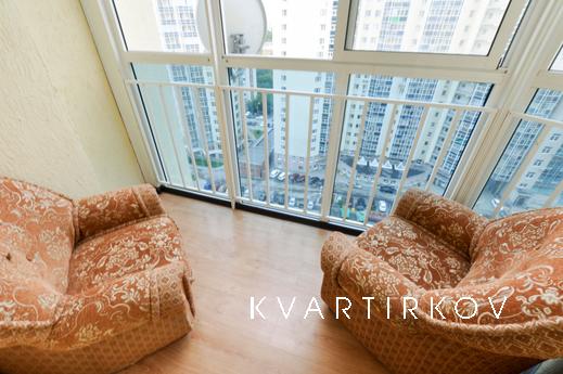 Marin Dom na Bazhova 68, Yekaterinburg - apartment by the day