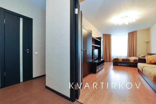 Marin Dom na Bazhova 68, Yekaterinburg - apartment by the day