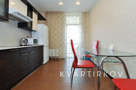 Marin Dom na Bazhova 68, Yekaterinburg - apartment by the day