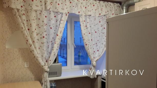 трехкомнатная евро на фирма мир, Уфа - квартира посуточно