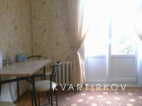 2-ка. хозяин Район ККБ Панорама Новый ст, Краснодар - квартира посуточно