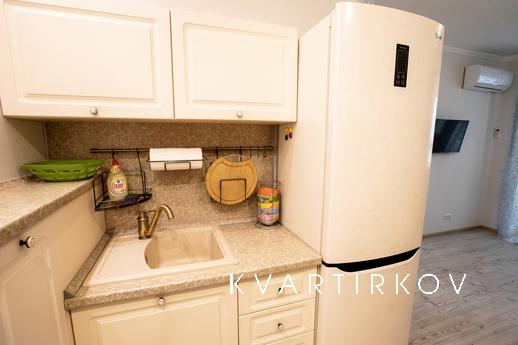 Посуточно 50 лет Октября, 57а, №063, Тюмень - квартира посуточно