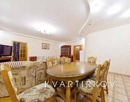 4-комнатная квартира в центре Казани, Казань - квартира посуточно