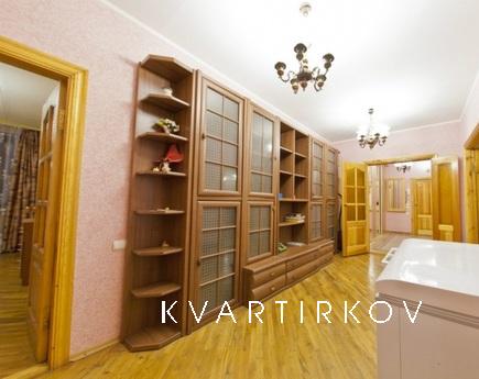 4-комнатная квартира в центре Казани, Казань - квартира посуточно