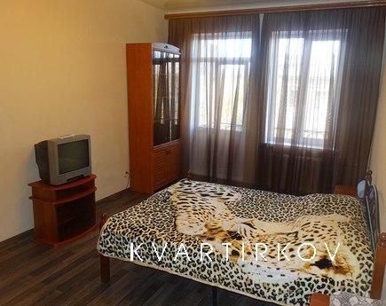 Однокомнатная квартира. Вместительность до 4х человек. 
Рядо