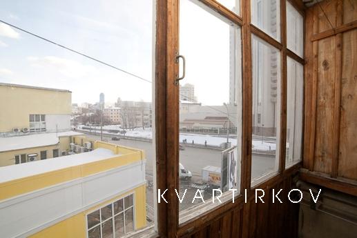 Квартира на 8 человек с евроремонтом, Екатеринбург - квартира посуточно