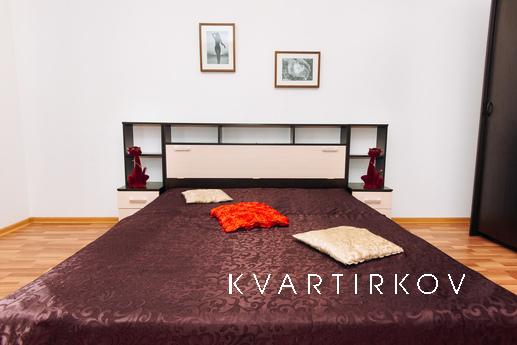 Квартира в у метро Геологическая, Екатеринбург - квартира посуточно