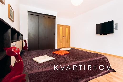 Квартира в у метро Геологическая, Екатеринбург - квартира посуточно