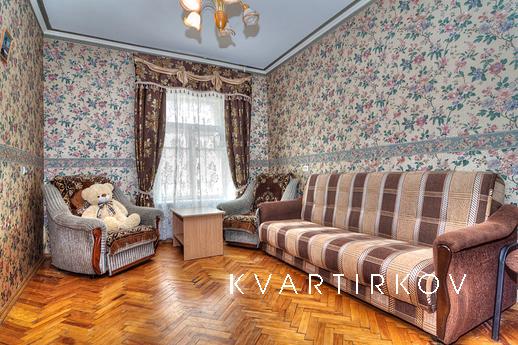 Large apartment in the center, Saint Petersburg - apartment by the day