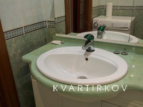 2-комнатная квартира посуточно, Москва - квартира посуточно