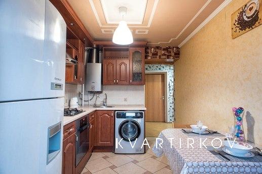 Spacious, comfortable apartment, Санкт-Петербург - квартира подобово