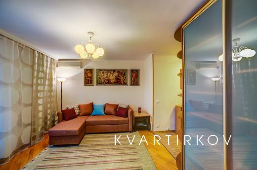 2-комнатная квартира на Якиманке, Москва - квартира посуточно