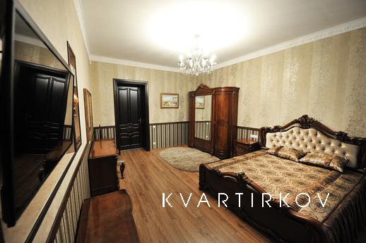 Vip apartment in the city, Lviv - apartment by the day