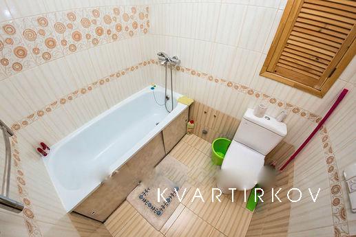 Проспект Октября, остановка Горсовет.