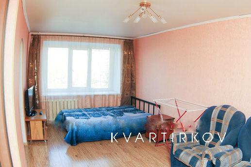 Проспект Октября, остановка Горсовет.