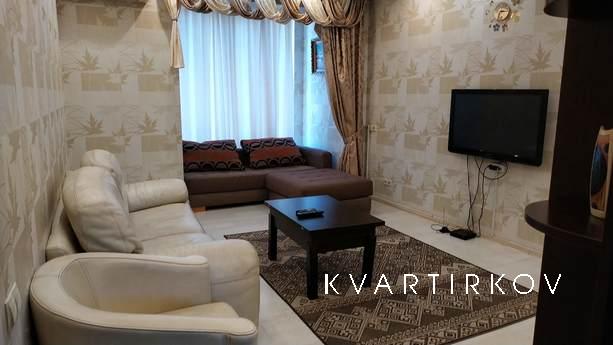 2 bedroom apartment in the center, Zaporizhzhia - apartment by the day