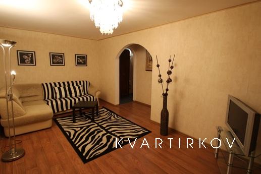 Квартира находится в красивом месте, у фонтана. Одно из лучш