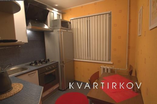 Практичная двушка рядом с парком, Уфа - квартира посуточно