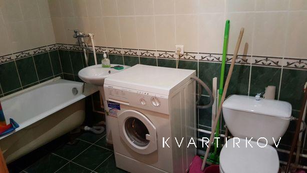 1 комнатная квартира рядом с ТЦ Оптимист, Якуцк - квартира посуточно