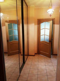 1 комнатная квартира рядом с ТЦ Оптимист, Якуцк - квартира посуточно