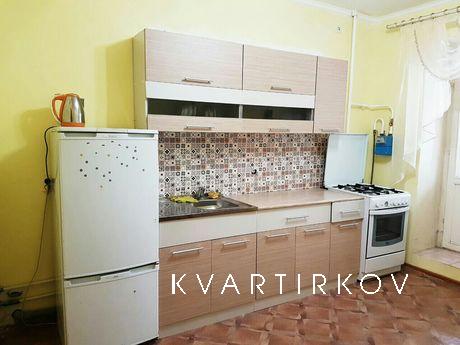 1 комнатная квартира рядом с ТЦ Оптимист, Якуцк - квартира посуточно