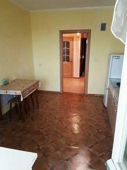 1 комнатная квартира рядом с ТЦ Оптимист, Якуцк - квартира посуточно