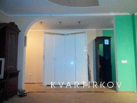 2х кімнатна, Євро ремонт, Кропивницький (Кіровоград) - квартира подобово
