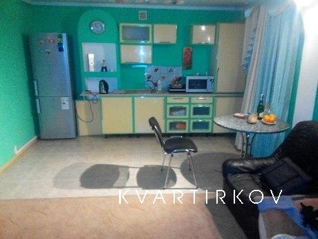 2х кімнатна, Євро ремонт, Кропивницький (Кіровоград) - квартира подобово