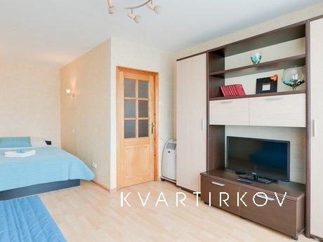 The apartment with the overlooking, Санкт-Петербург - квартира подобово