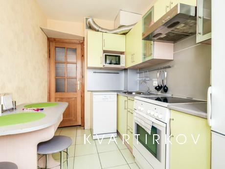 The apartment with the overlooking, Санкт-Петербург - квартира подобово