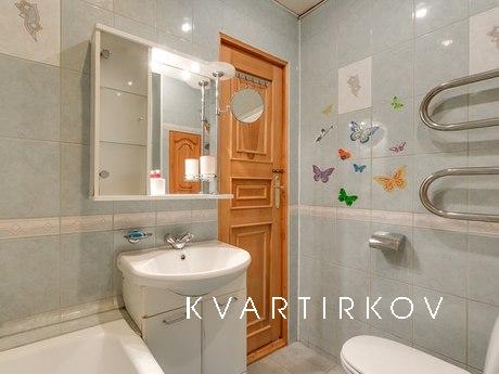 The apartment with the overlooking, Санкт-Петербург - квартира подобово