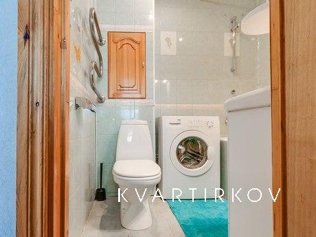 The apartment with the overlooking, Санкт-Петербург - квартира подобово