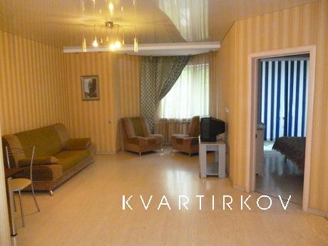 A comfortable one-bedroom studio apartment in a luxury house