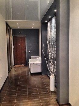 1 комнатная квартира студия с хорошим ремонтом недалеко от а