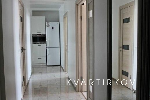 Шикарная 4-комн квартира в самом центре, Волгоград - квартира посуточно