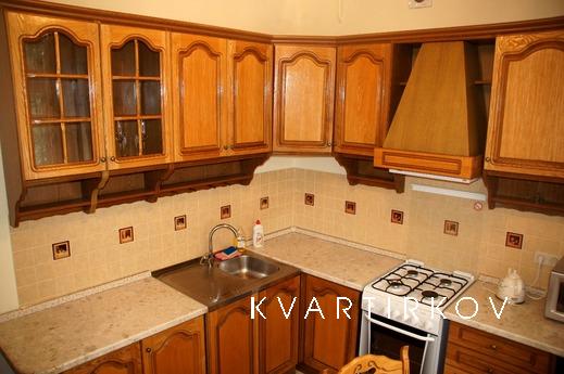 Шикарная 3-комнатна в самом центре !, Волгоград - квартира посуточно