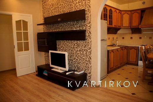 Шикарная 3-комнатна в самом центре !, Волгоград - квартира посуточно