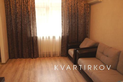 Шикарная 3-комнатна в самом центре !, Волгоград - квартира посуточно