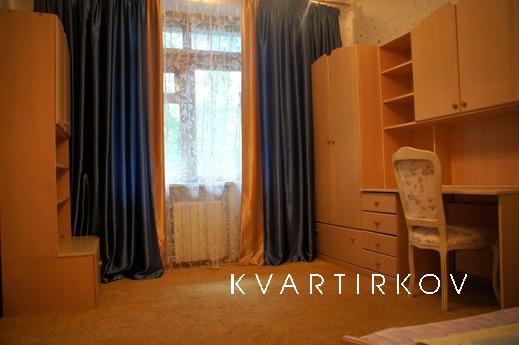 Шикарная 3-комнатна в самом центре !, Волгоград - квартира посуточно