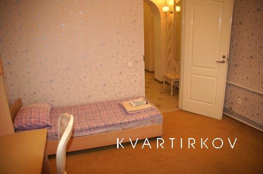 Шикарная 3-комнатна в самом центре !, Волгоград - квартира посуточно