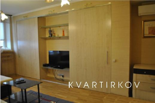 2 bedroom. apartment for rent, Moscow - apartment by the day