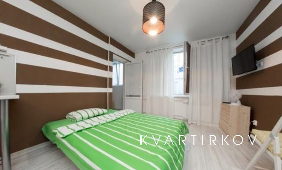 Современная студия в новом европейском доме с закрытым дворо