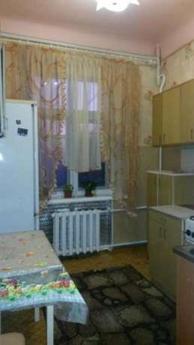 1 кімнатна квартира на Сонячному, Дніпро (Дніпропетровськ) - квартира подобово